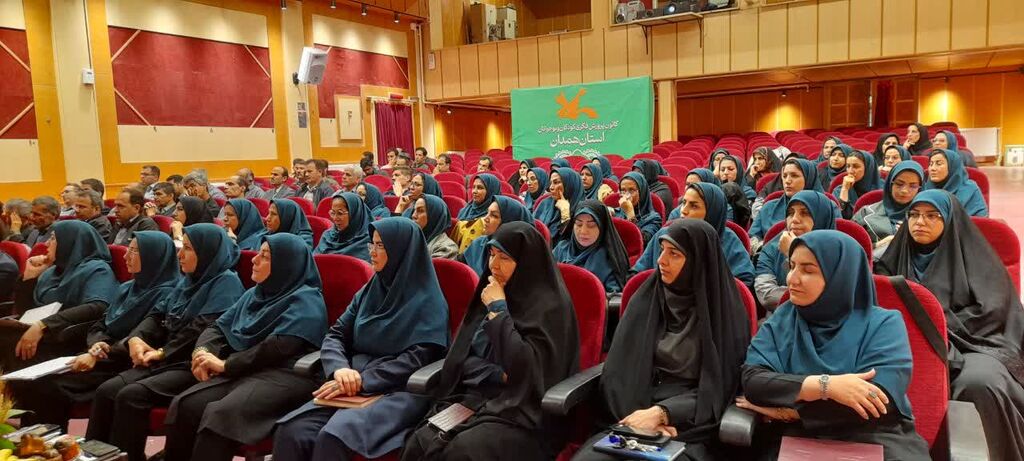 معلمانه در کانون همدان برگزار شد