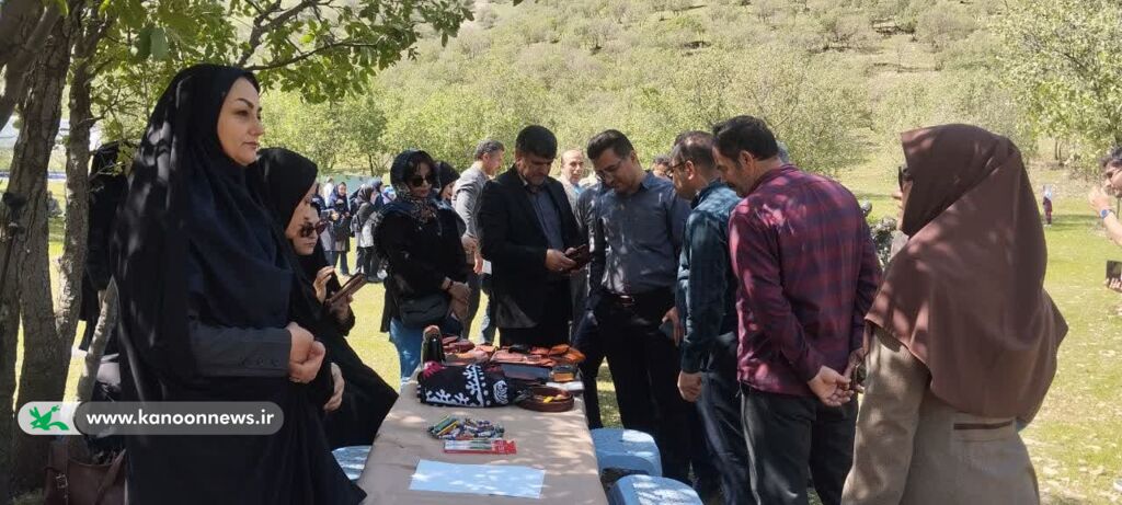گرامی داشت روز زمین پاک در کانون لرستان طنین «زمین پاک» در کنار اعضای کانون لرستان در سفیدکوه خرمآباد پیچید