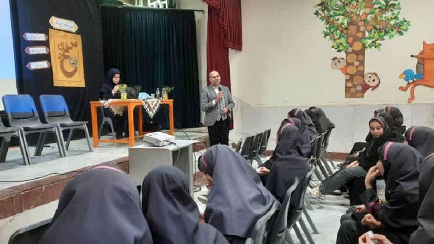 نشست ادبی_مرکزی نشست ادبی "سخن های شیرین تر از قند"