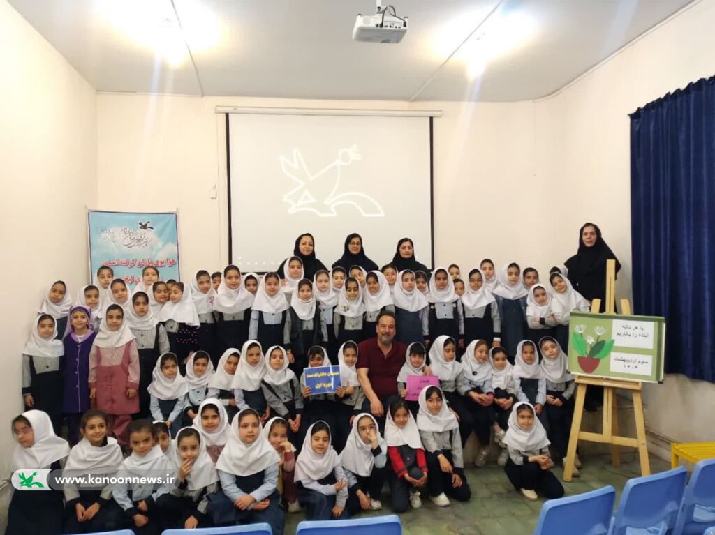 زمین پاک اجرای برنامه «با هر دانه آینده را بکاریم» در مراکز همدان