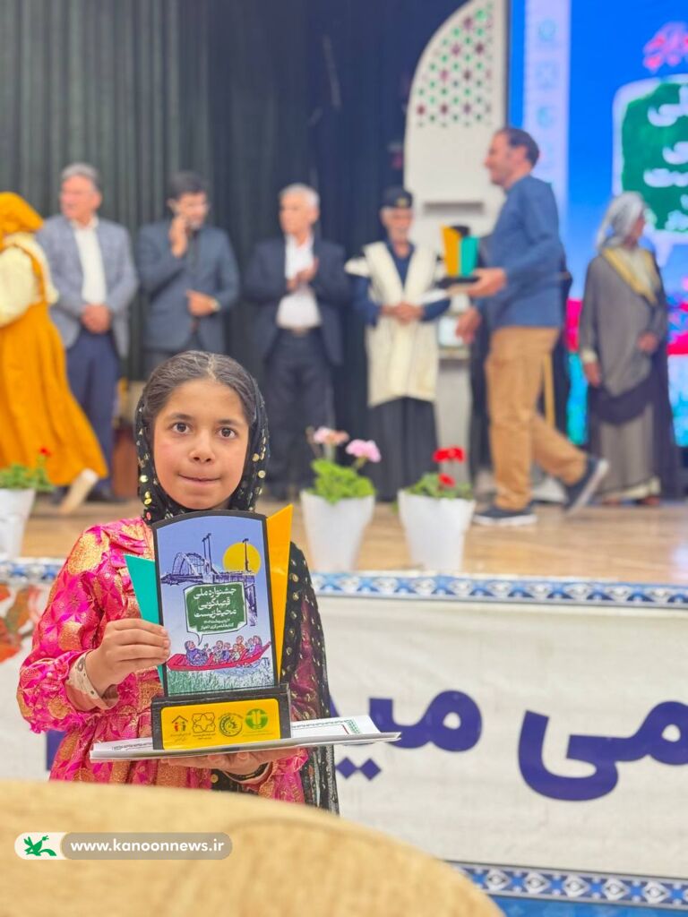 عضو کانون استان بوشهر برگزیده جشنواره ملی قصهگویی محیط زیست شد