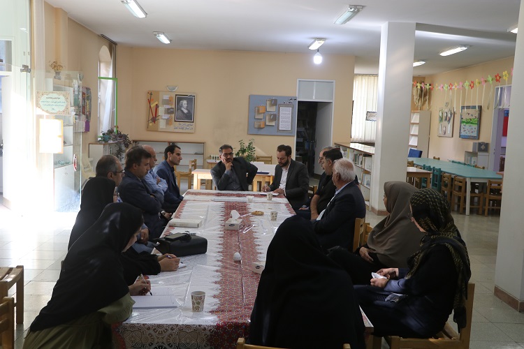 نشست هماندیشی کانون استان اصفهان با دستگاهها، ادارات و گروههای مردمنهاد