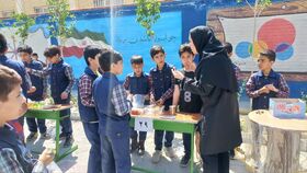 مربیان مرکز فرهنگی شماره ۶ مشهد کانون را به دانش‌آموزان معرفی کردند