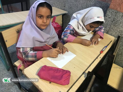 کتابخانه سیارروستایی تنگستان میهمان کودکان روستای لیلک شد