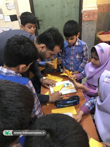 کتابخانه سیارروستایی تنگستان میهمان کودکان روستای لیلک شد