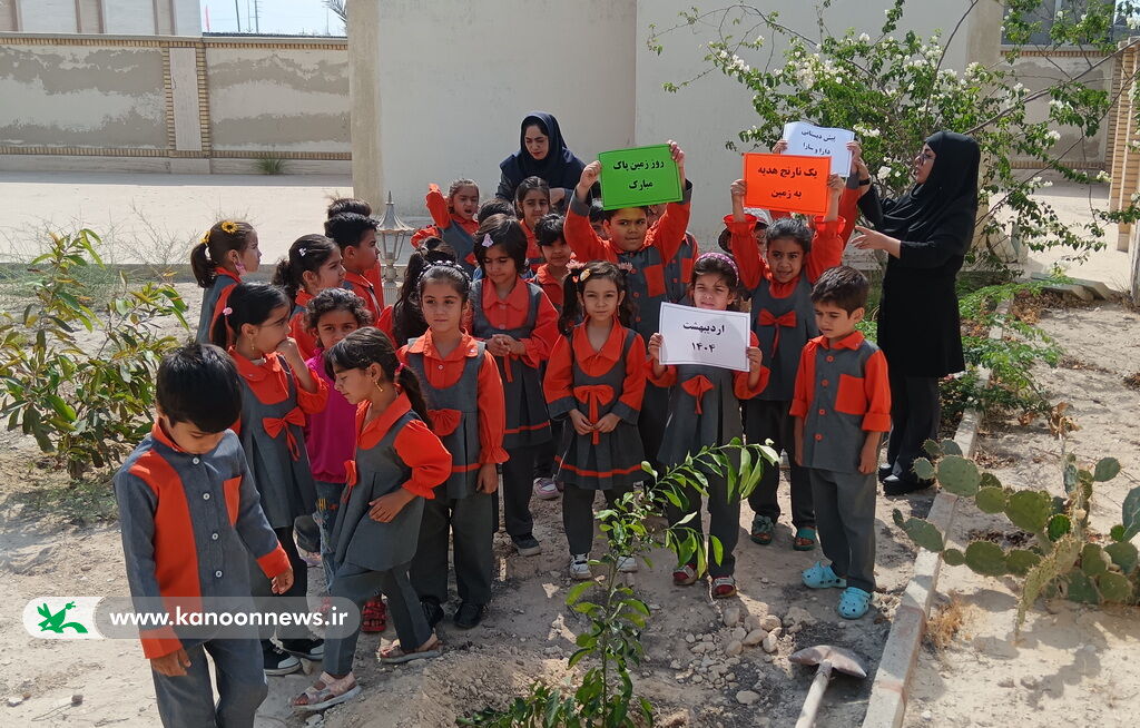 اعضا کانون ساحل عسلویه را پاکسازی کردند