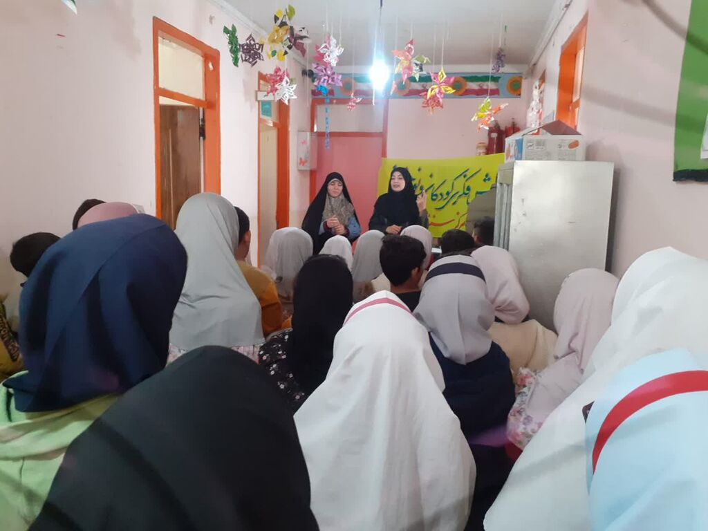 پیک امید مرکز سنقر میهمان دانشآموزان روستای سلطانطاهر شد