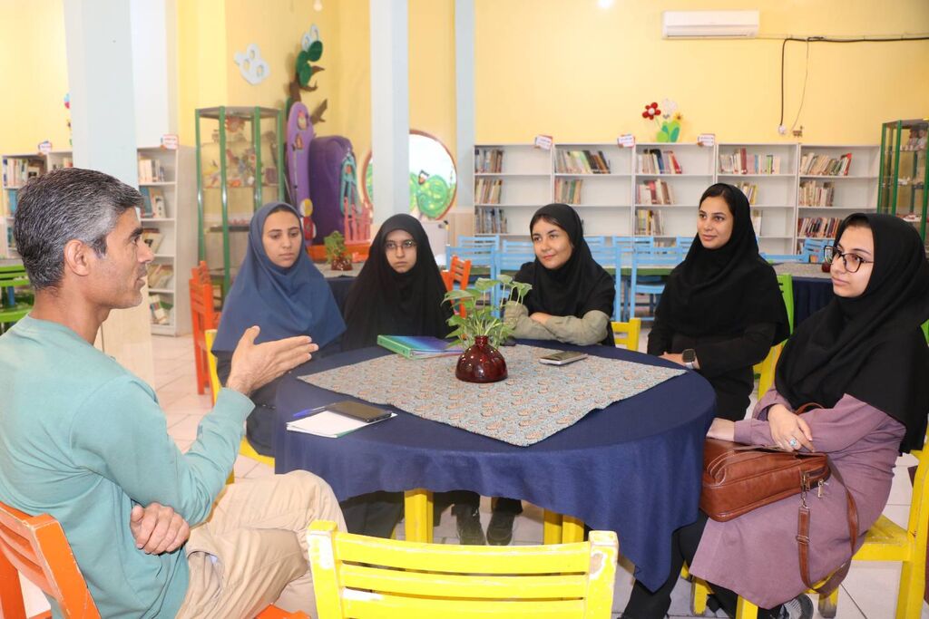 ظرفیتهای  تربیتی «گلستان سعدی» برای یادگیری کودکان در کانون فارس بررسی شد