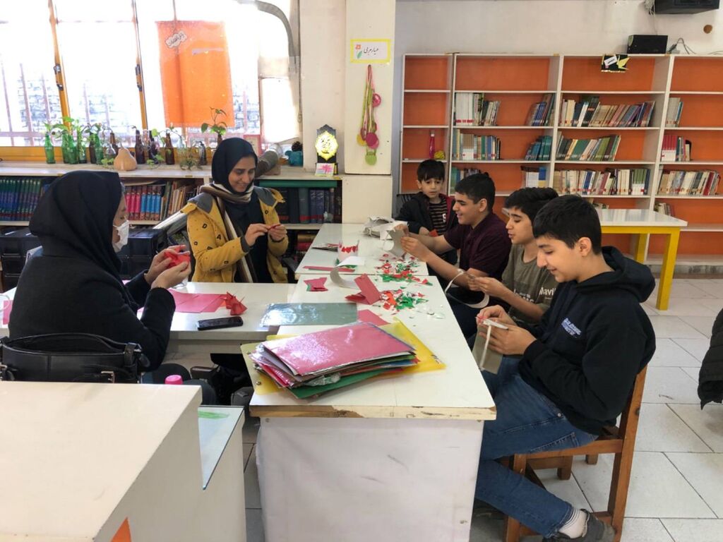 چشمم در کانون باز شد؛ داستان نرجس حق شناس مربی مسئول کانون ساری