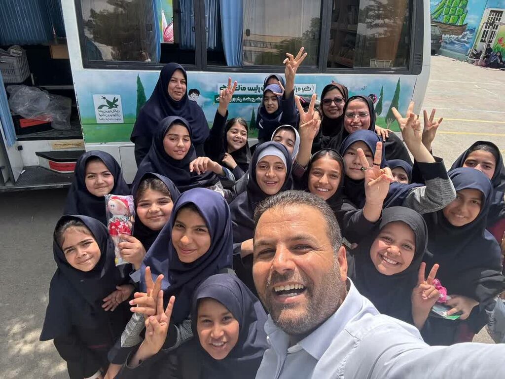 اعضا مرکز سیارشهری شماره 1 مشهد، میهمان شعر و قصه و کتاب شدند