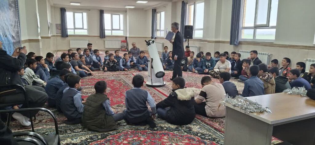 اجرای برنامه " آسمان شب" در مراکز فرهنگی- هنری کانون همدان