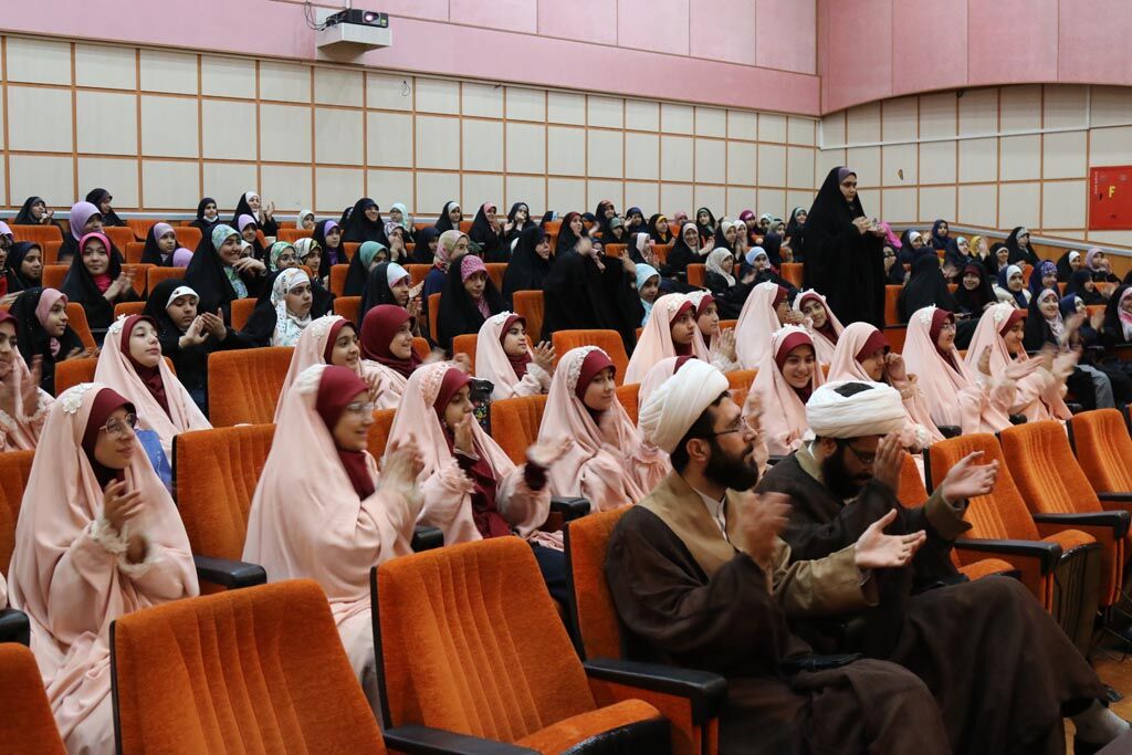 ویژه برنامه دختران آسمانی در مراکز کانون ساری برگزار شد