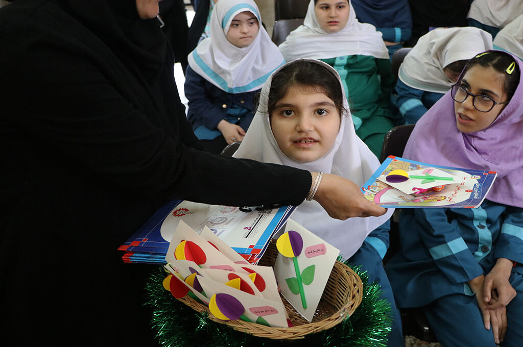 کانونیها با «لبخند خدا» به دیدار کودکان با نیازهای ویژهرفتند