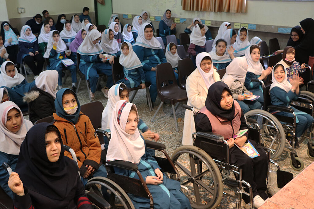 کانونیها با «لبخند خدا» به دیدار کودکان با نیازهای ویژهرفتند