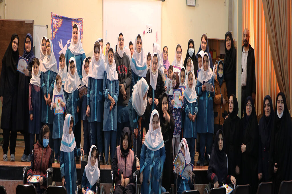 ویژهبرنامه«لبخند خدا» در مدرسه استثنایی محمد خزائلی رشت کانونیها با «لبخند خدا» به دیدار کودکان با نیازهای ویژهرفتند