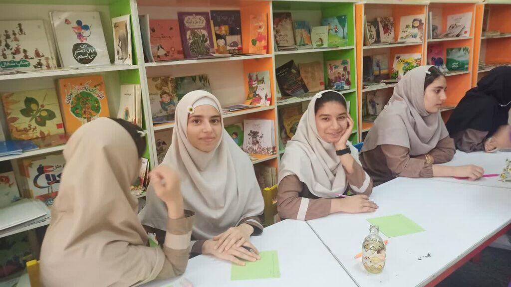 ویژه برنامه گلهای بابونه در مجتمع آفرینش برگزار شد