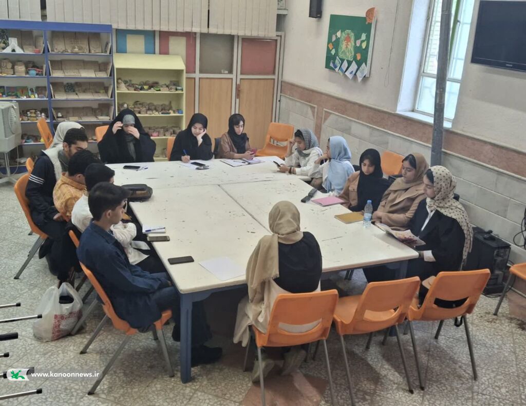 پنجمین نشست جشنواره داستان خاتم در مرکز فرهنگی هنری ۷ قم برگزار شد