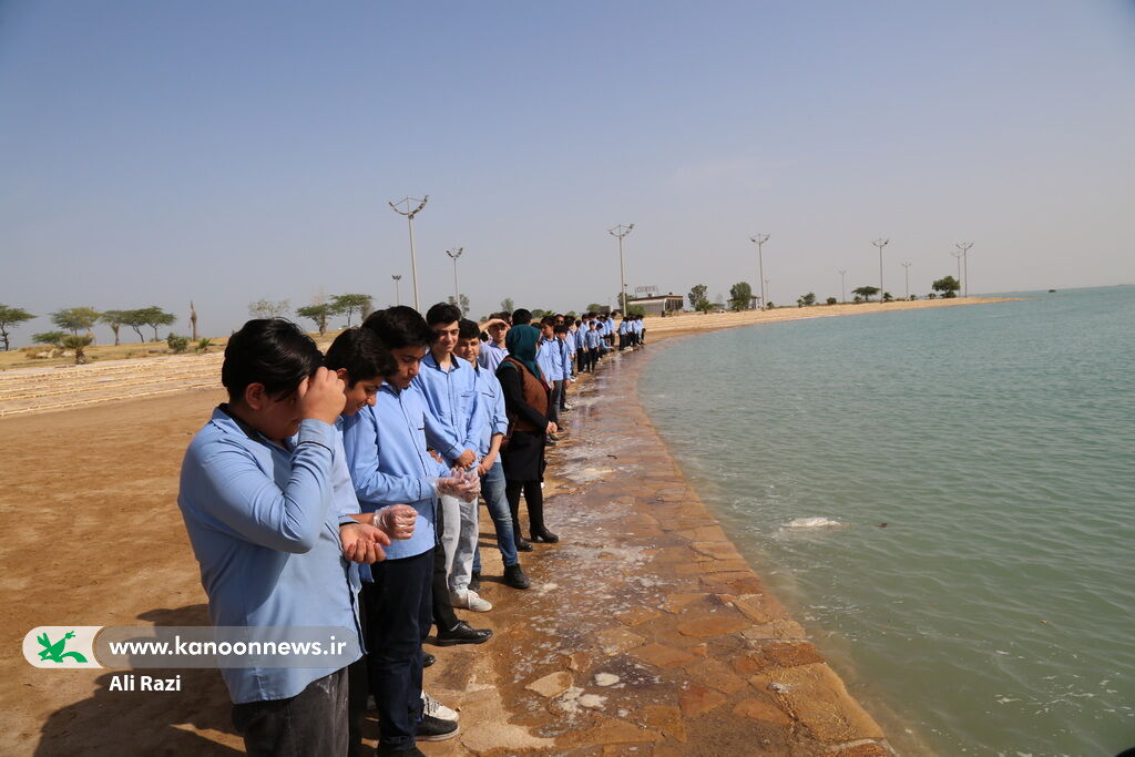 نوجوانان بوشهری در خور سلطانی روز ملی خلیج فارس را گرامی داشتند