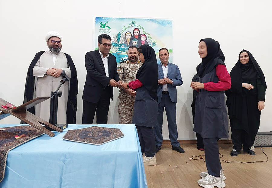 امامجمعه انگوت: چادر، نماد وقار و هویت دینی دختر مسلمان است