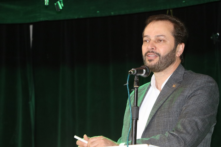 مدیر کل کانون استان اصفهان: معلمی هنری الهی برای هدایت بشریت ازتاریکیها است