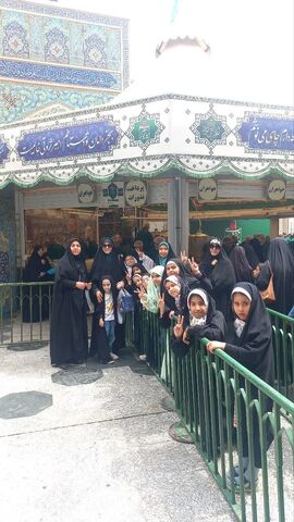 اعضا دختر مرکز فرهنگی شماره 5 مشهد به زیارت حرم مطهر رضوی رفتند