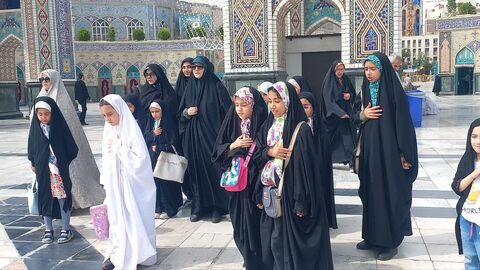 اعضا دختر مرکز فرهنگی شماره 5 مشهد به زیارت حرم مطهر رضوی رفتند