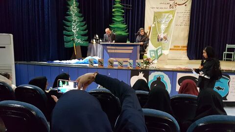 برنامه دو پنجره در کانون پرورش فکری کودکان و نوجوانان استان کرمانشاه در راستای تقویت فعالیت‌های ادبی و همنشینی پدید‌آورندگان ادبیات کودک و نوجوان با مخاطبان، با حضور بابک نیک‌طلب شاعر و نویسنده نامی ا