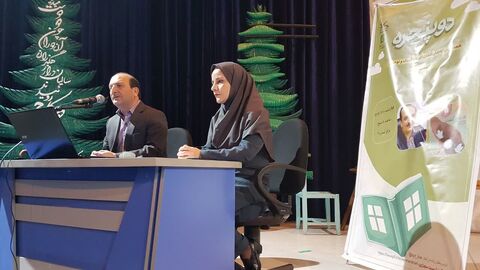 برنامه دو پنجره در کانون پرورش فکری کودکان و نوجوانان استان کرمانشاه در راستای تقویت فعالیت‌های ادبی و همنشینی پدید‌آورندگان ادبیات کودک و نوجوان با مخاطبان، با حضور بابک نیک‌طلب شاعر و نویسنده نامی ا