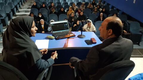 برنامه دو پنجره در کانون پرورش فکری کودکان و نوجوانان استان کرمانشاه در راستای تقویت فعالیت‌های ادبی و همنشینی پدید‌آورندگان ادبیات کودک و نوجوان با مخاطبان، با حضور بابک نیک‌طلب شاعر و نویسنده نامی ا