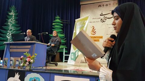 برنامه دو پنجره در کانون پرورش فکری کودکان و نوجوانان استان کرمانشاه در راستای تقویت فعالیت‌های ادبی و همنشینی پدید‌آورندگان ادبیات کودک و نوجوان با مخاطبان، با حضور بابک نیک‌طلب شاعر و نویسنده نامی ا