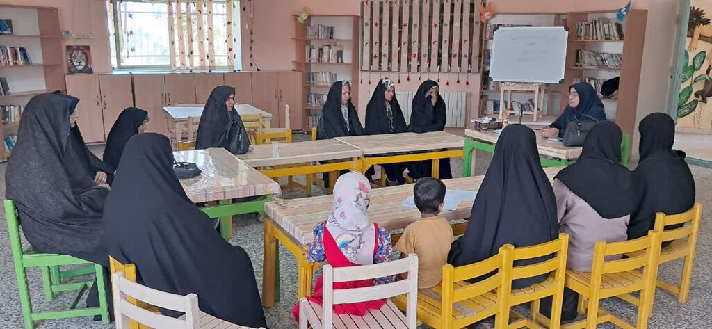 نشست مشاوره کودکان و نوجوانان و خانواده در مرکز فرهنگی هنری کانون آسفیچ برگزار شد