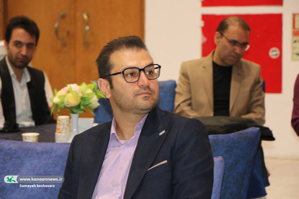 تکریم و معارفه مدیران قدیم و جدید کانون زبان فارس