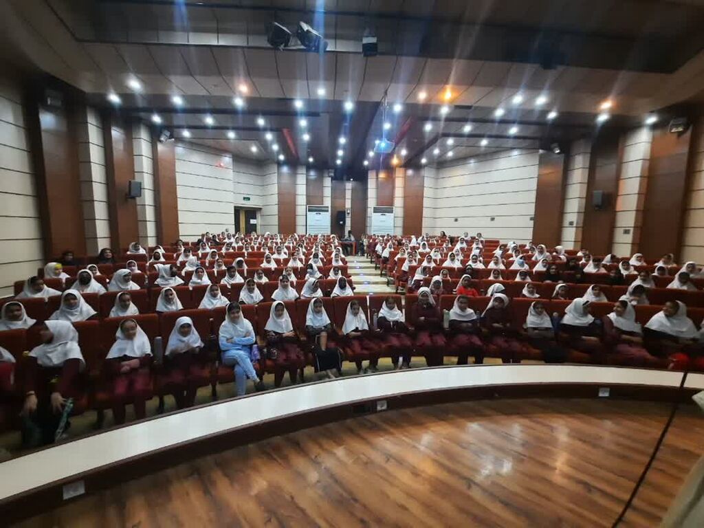 برگزاری ویژه برنامه آسمان شب در سالن سینما کودک مجتمع آفرینش