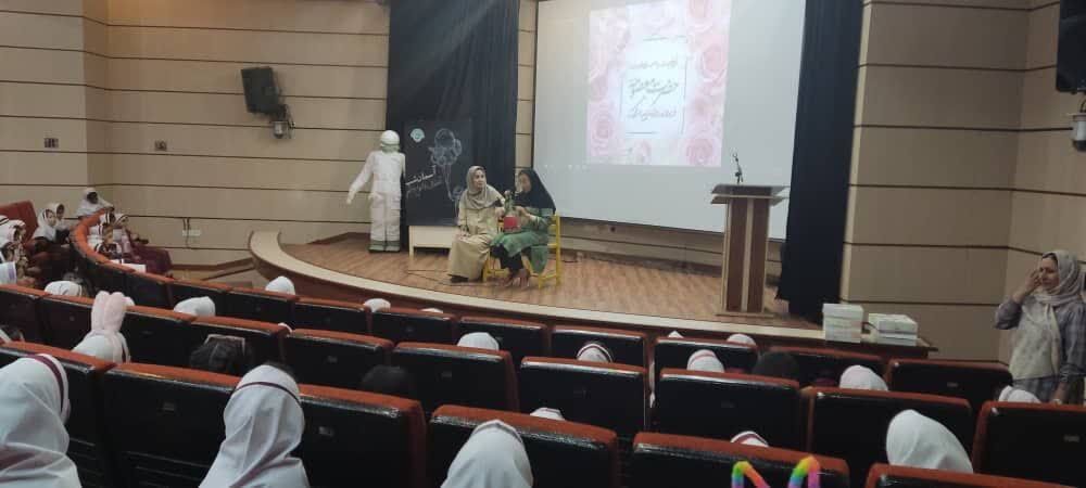 اجرای ویژه برنامه "دخترانه" در مجتمع آفرینش برگزار شد