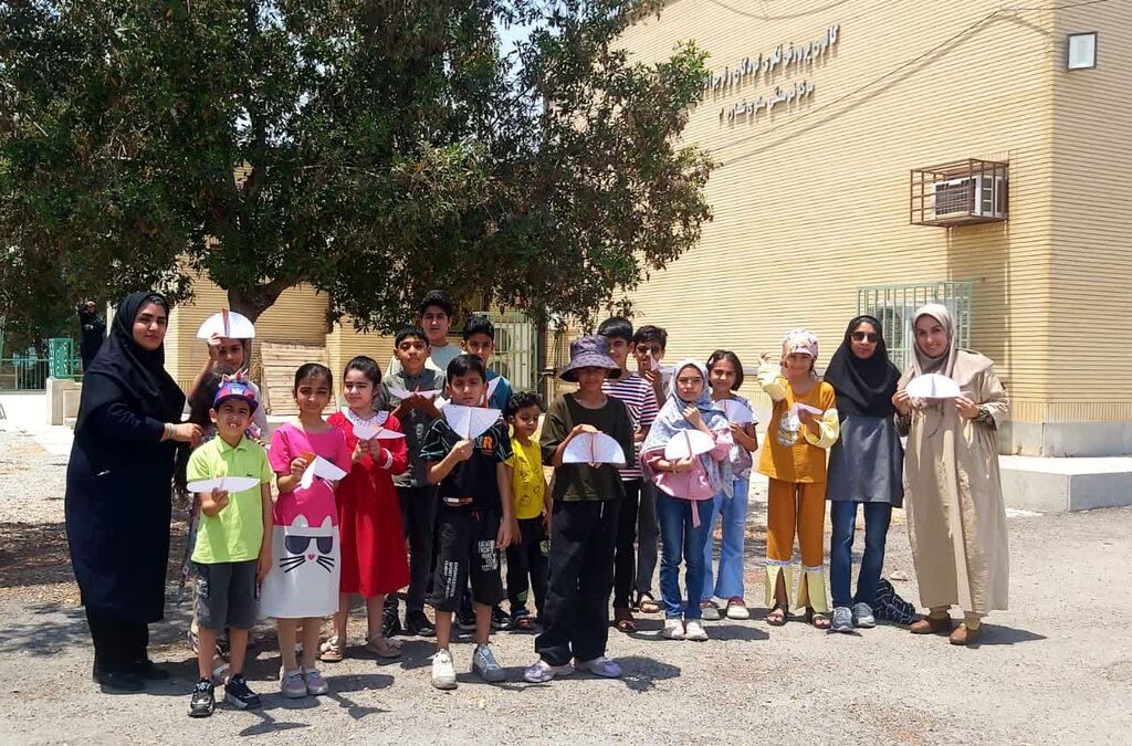 برگزاری کارگاه علمی ساخت ساعت آفتابی در مرکز شماره ۳ بندرعباس