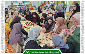 مادران و دختران عضو مرکز شماره سه کانون اردبیل در محفل مهربانی دهه کرامت گرد هم آمدند