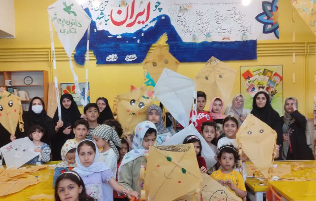 جشن بادبادکها به همت مرکز فرهنگی-هنری مریانج برگزار شد