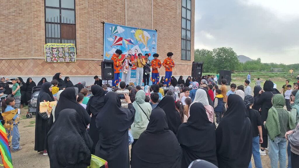 جشن بادبادکها به همت مرکز فرهنگی-هنری مریانج برگزار شد