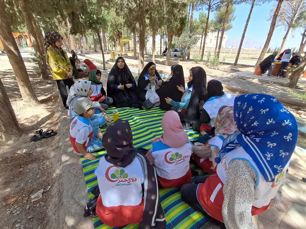 پیادهروی «برای تو دخترم» در بیارجمند با حضور پرشور اعضای کانون و خانوادهها