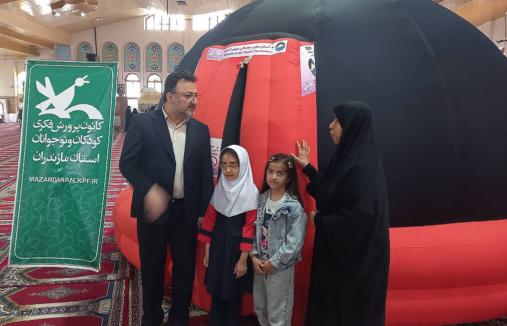 برپایی گنید آسمان نما در مصلای جمعه ساری