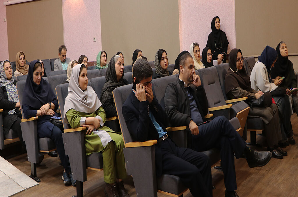 همایش «ستارگان دانش» در کانون رشت برگزارشد
