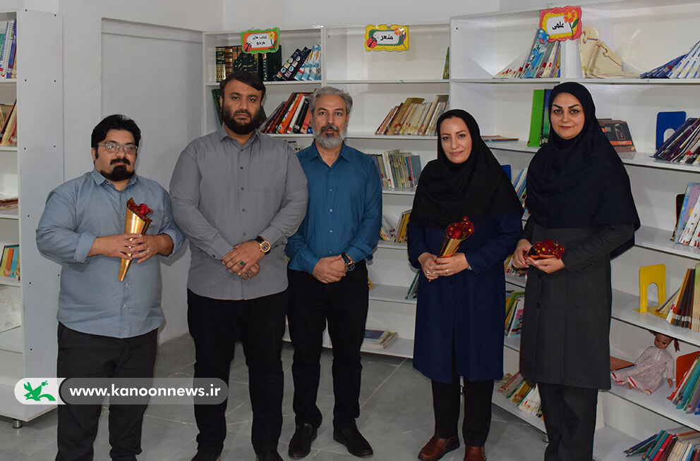 تجلیل مدیرکل کانون لرستان از مربیان مراکزفرهنگی هنری