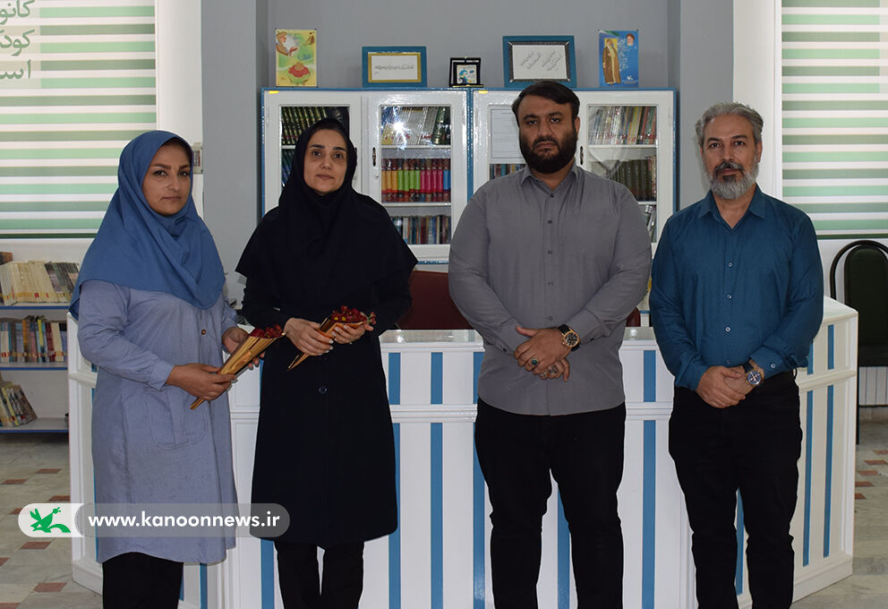 تجلیل مدیرکل کانون لرستان از مربیان مراکزفرهنگی هنری