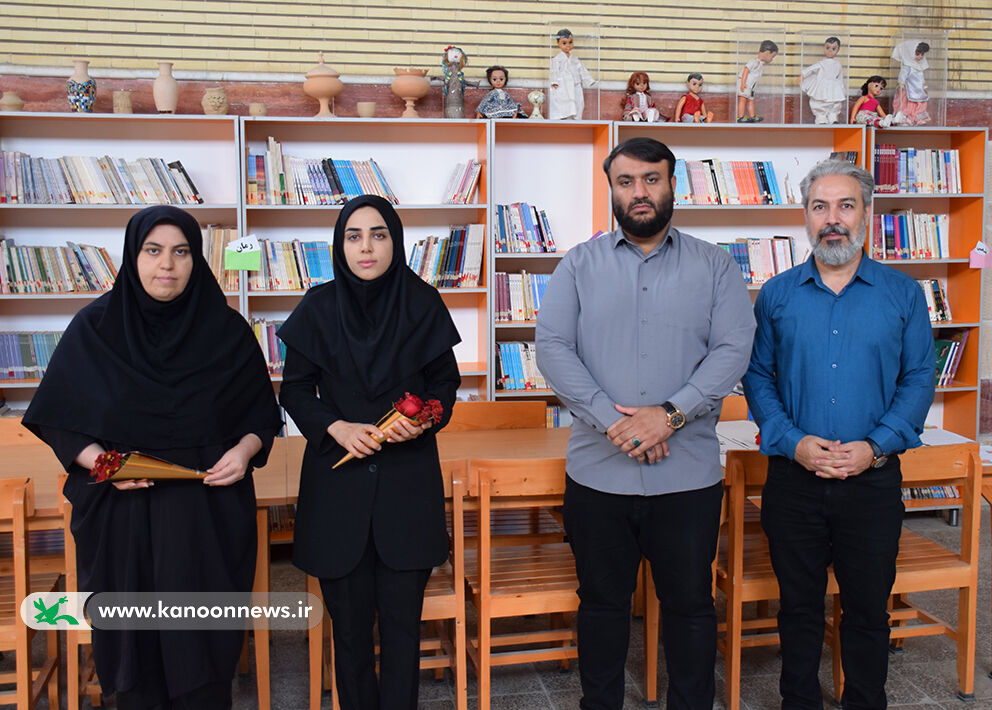 تجلیل مدیرکل کانون لرستان از مربیان مراکزفرهنگی هنری