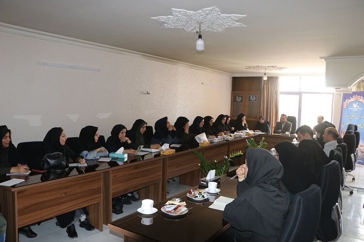 نشست شورای فرهنگی کانون استان اصفهان برگزار شد نشست شورای فرهنگی کانون استان اصفهان برگزار شد