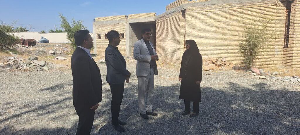 نشست مدیرکل کانون پرورش فکری با فرماندار و رئیس شورای شهر رودان برای راهاندازی مرکز فرهنگیهنری کانون