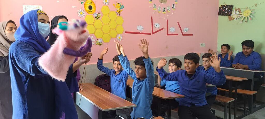 بازدید مدیرکل کانون هرمزگان از روستای خونسرخ و شهرک شهید رجایی