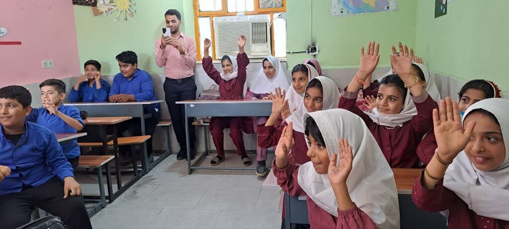 بازدید مدیرکل کانون هرمزگان از روستای خونسرخ و شهرک شهید رجایی