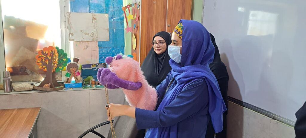 بازدید مدیرکل کانون هرمزگان از روستای خونسرخ و شهرک شهید رجایی