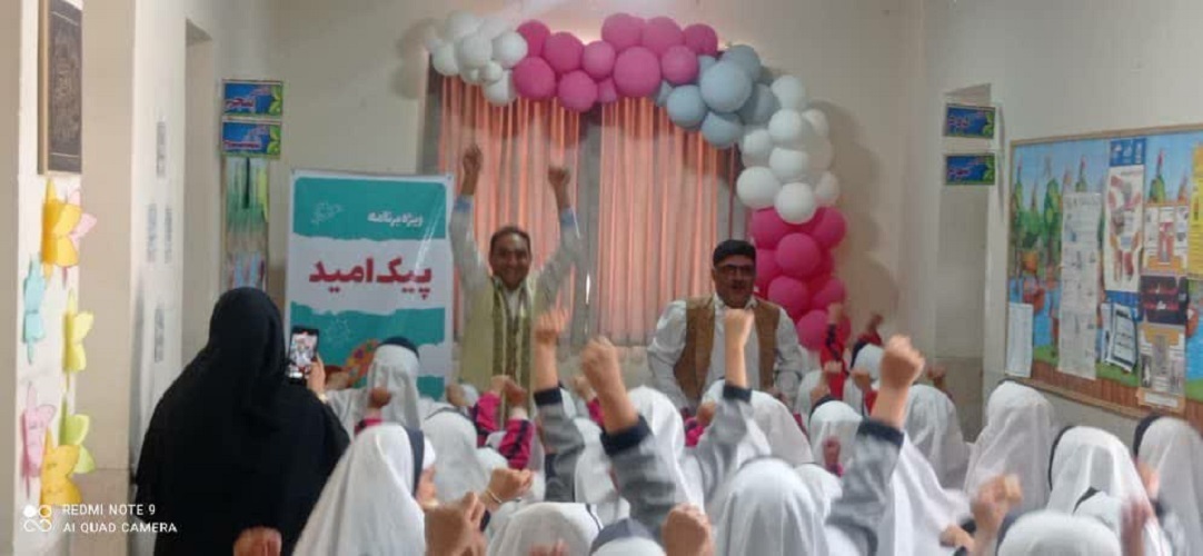 پیک امید کانون استان اصفهان به روستای زفره از توابع شهرستان کوهپایه رفت